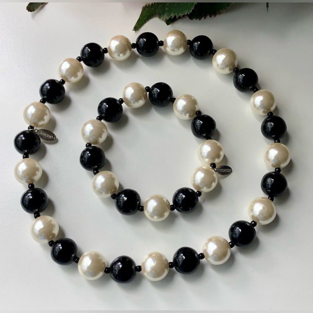 Seasons Black/Cream Faux Pearl Necklace & Bracelet